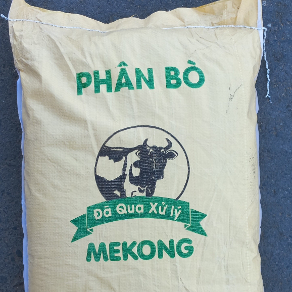 Phân bò đã qua xử lý Mekong (40dm3)