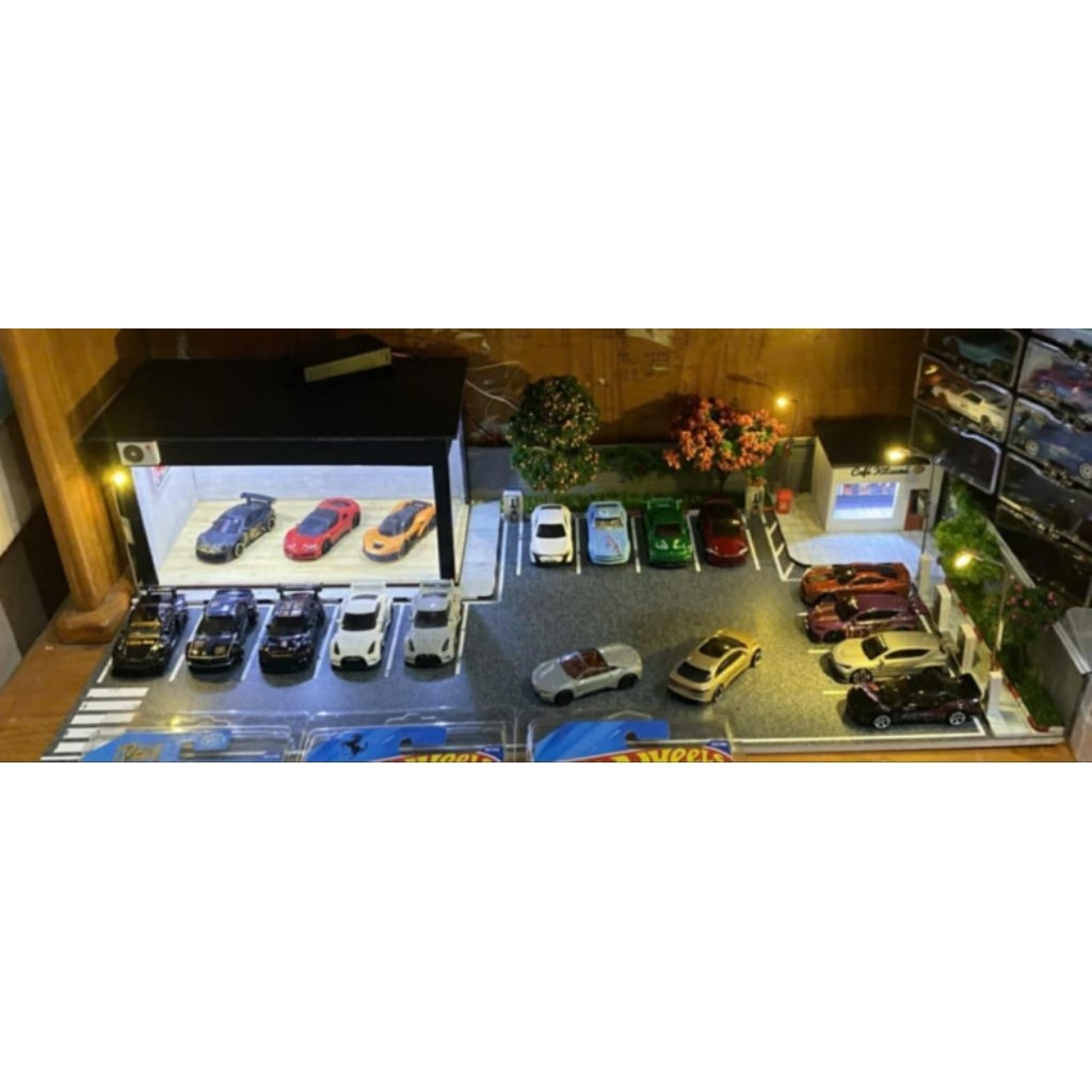 Diorama 1:64 - showroom vs cafe