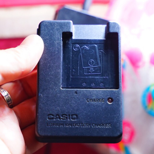 [Cũ] Sạc pin máy ảnh Casio chính hãng