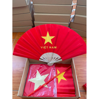 Khăn choàng cờ đỏ sao vàng - Niềm tin yêu tổ quốc