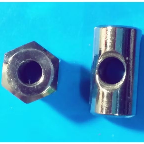 Ốc + tán đũa thắng inox , sắt -2 con.