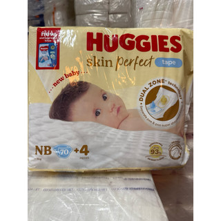 Tã sơ sinh huggies NB70 + 4 miếng