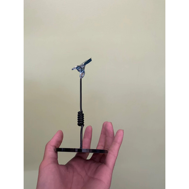 WOBBLER để bàn mica đen