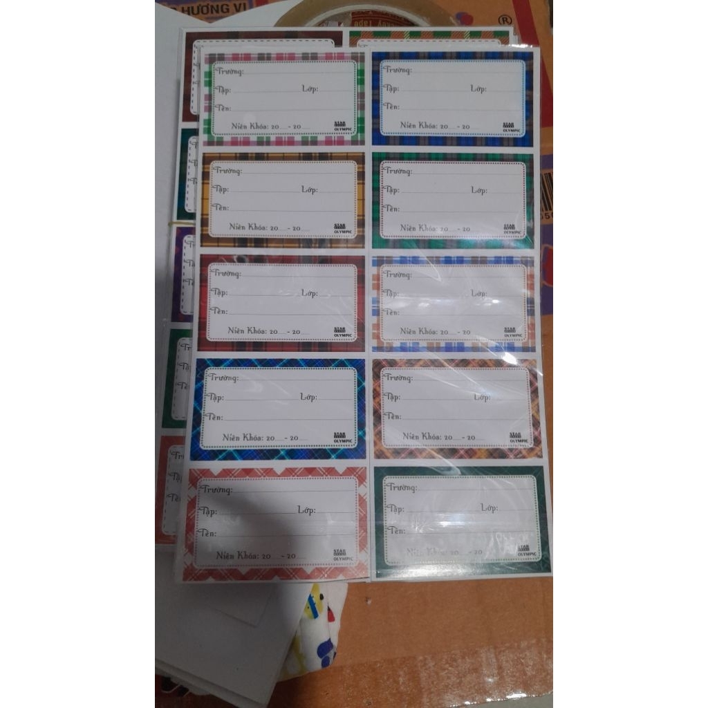 Set 100 cái nhãn vở có keo dán sẵn
