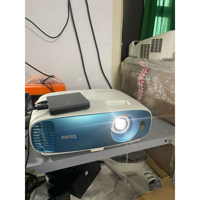 Máy chiếu 4K HDR UHD cho phòng phim
