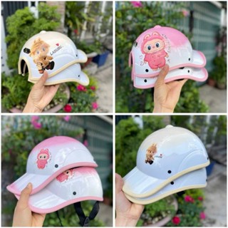 Nón Kết Gấu Dâu, Mũ Bảo Hiểm Lưỡi Trai Gấu Dâu Dễ Thương Có Khoét Lỗ Sau Nón Chất Liệu Cứng Cáp 2024