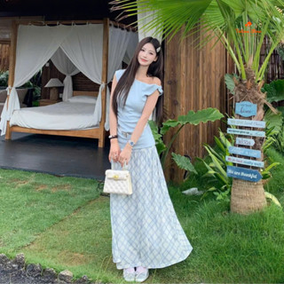 Set Đồ Nữ Sang Chảnh Tiểu Thư Siêu Dễ Thương Áo Trễ Vai Sexy Cuốn Hút Kết Hợp Cùng Váy Ren Tầng Họa Tiết Caro