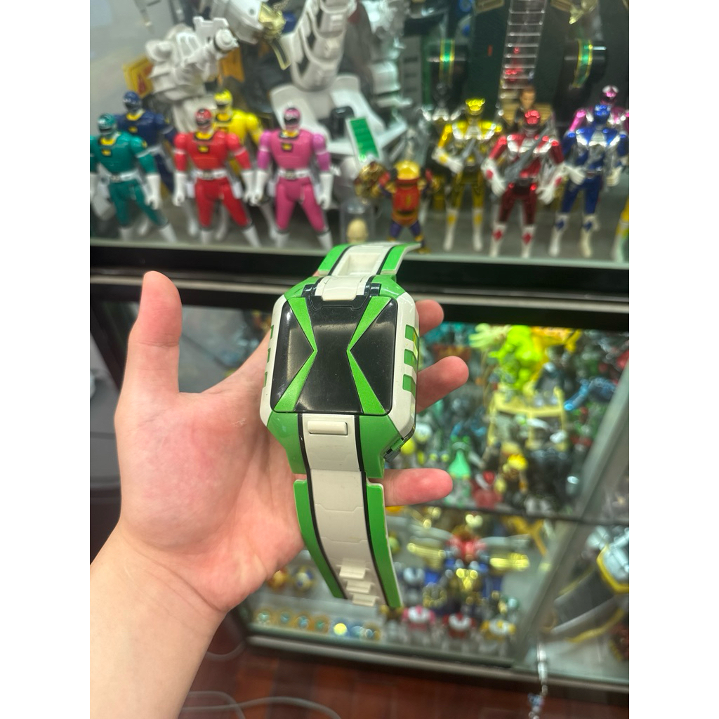 BANDAI BEN 10 OMNIVERSE OMNITRIX