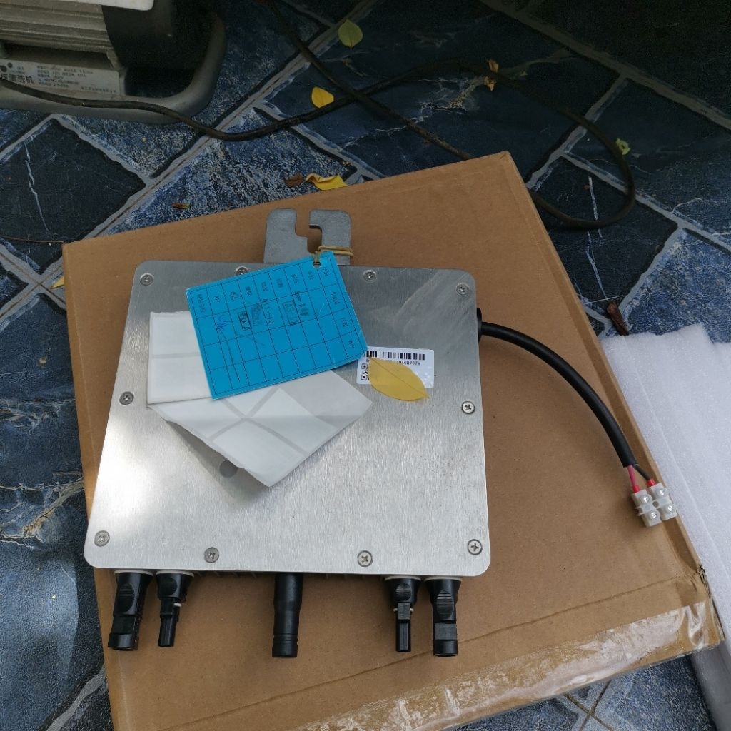 [THANH LÝ GIÁ RẺ] Biến Tần Micro Inverter Deye 800W – Hàng OEM Mới Nguyên Hộp, Có Kết Nối WiFi Theo 