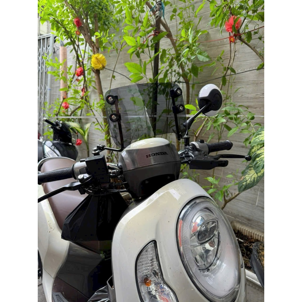 Chắn gió gắn xe Scoopy ( 3 màu )