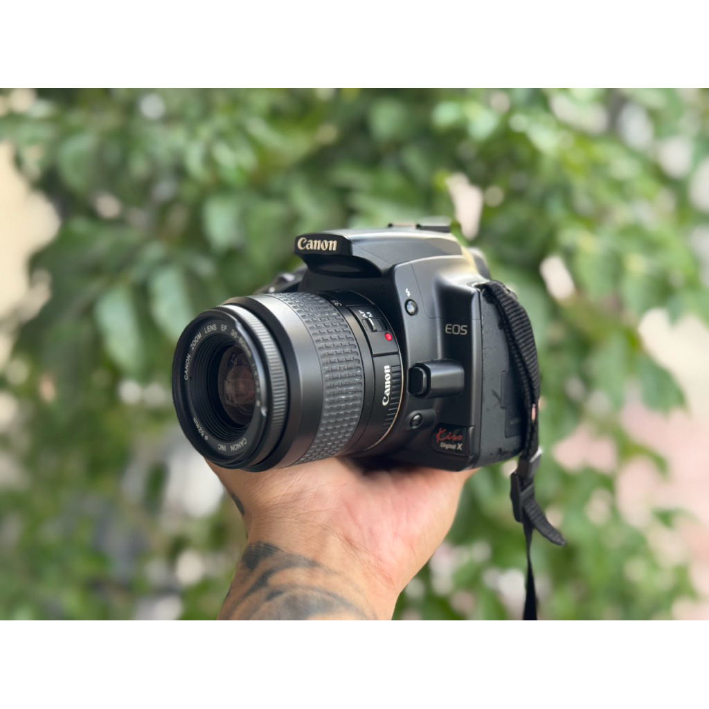 Máy ảnh kỹ thuật số Canon 400D (Kiss X Digital) kèm lens kit - TẶNG KÈM PIN SẠC