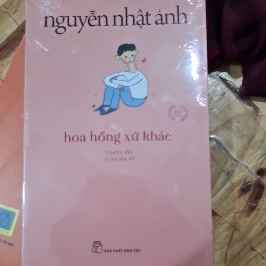 Sách - Hoa Hồng Xứ Khác ( NXb Trẻ )