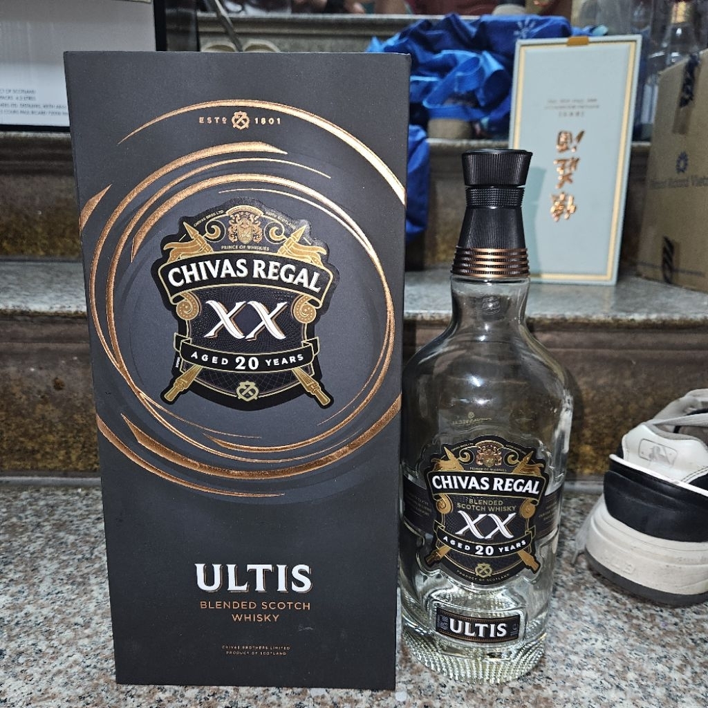Vỏ Chai Rượu Ngoại Chivas xx. ultis chivas 21  chai 700ml- Vỏ Chai Rượu Ngoại Decor Trang Trí