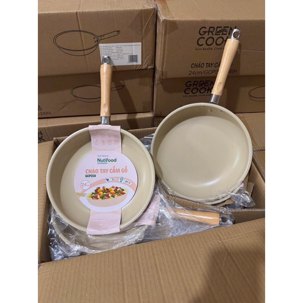 Chảo tay cầm gỗ 24cm Greencook