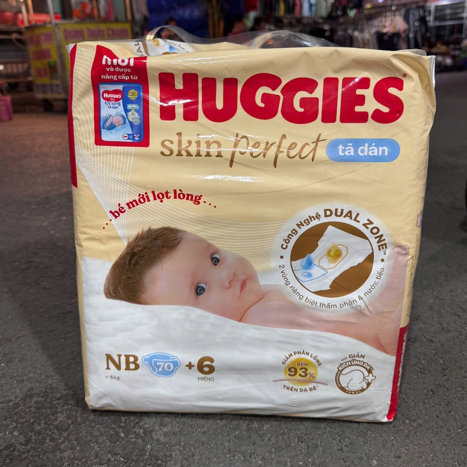 Tã Dán Huggies Bỉm Sơ Sinh Huggies NB70 tặng 6 miếng