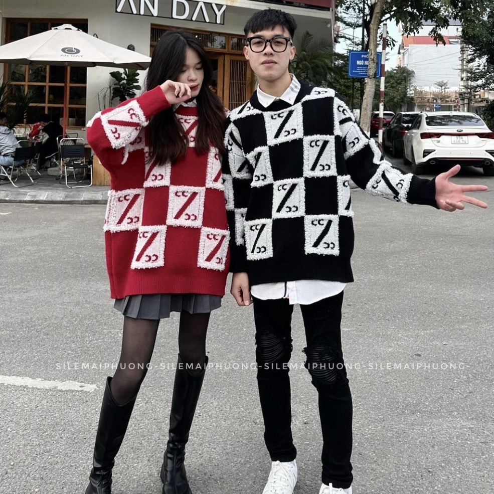 𝙆𝙞𝙢 𝘼𝙣𝙝 𝘽𝙪̀𝙞// Áo Len Đôi Form Rộng Unisex họa Tiết Caro phối Chữ C Phong Cách Hàn Quốc – Áo Sweater Couple Nam Nữ | BigBuy360 - bigbuy360.vn