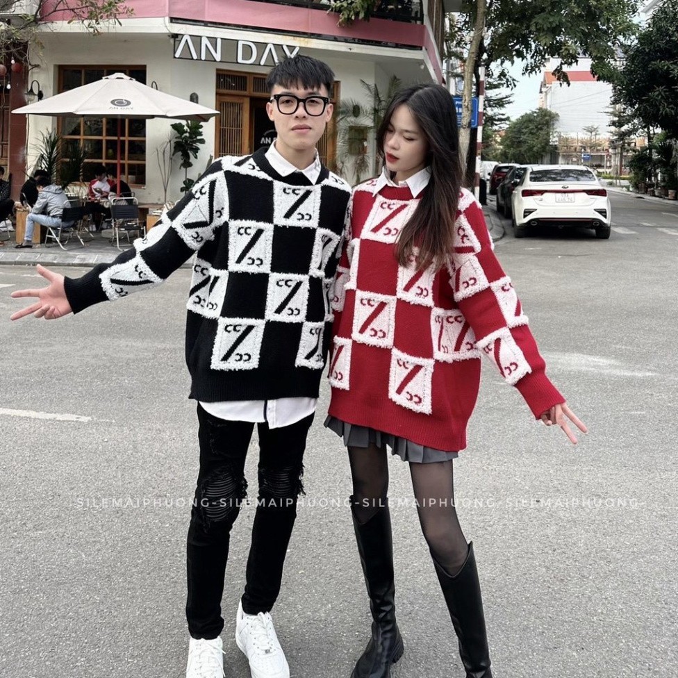 𝙆𝙞𝙢 𝘼𝙣𝙝 𝘽𝙪̀𝙞// Áo Len Đôi Form Rộng Unisex họa Tiết Caro phối Chữ C Phong Cách Hàn Quốc – Áo Sweater Couple Nam Nữ | BigBuy360 - bigbuy360.vn