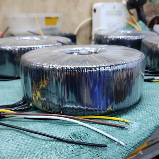 Biến áp xuyến cách ly 1500VA loại cao cấp cho audio dây đồng có màng chắn tĩnh điện - Loại Không Vỏ -Điện tử Hợp Long