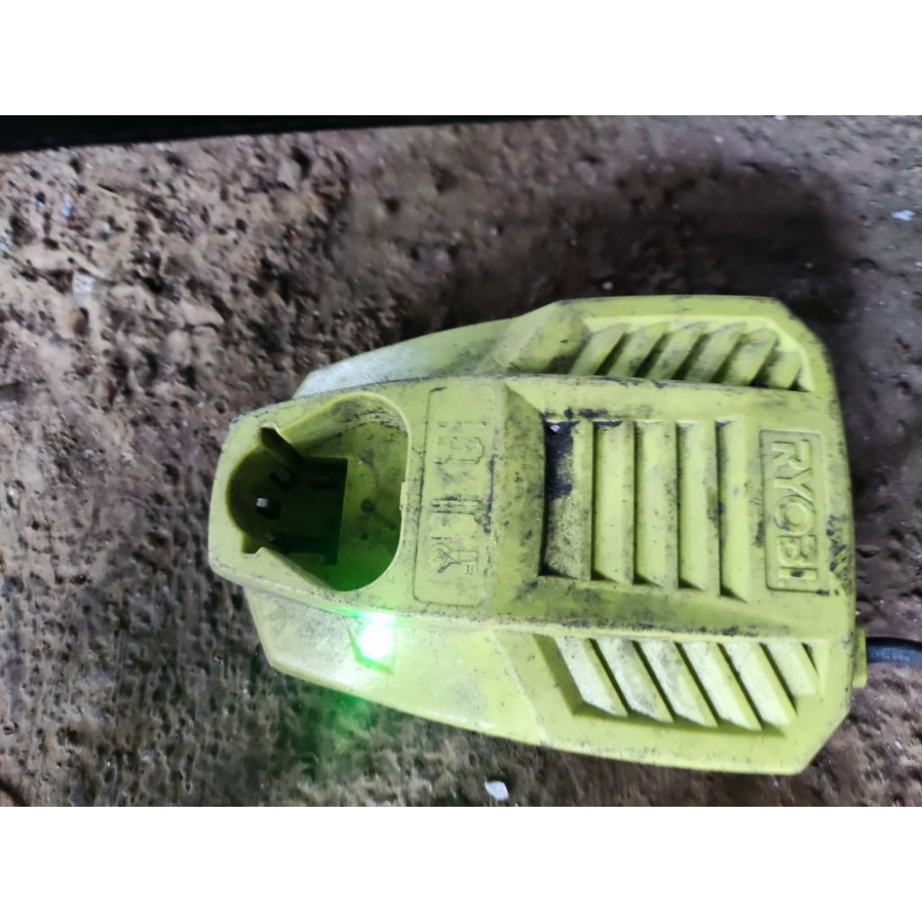 sạc pin ryobi 12v, sạc hoạt động OK