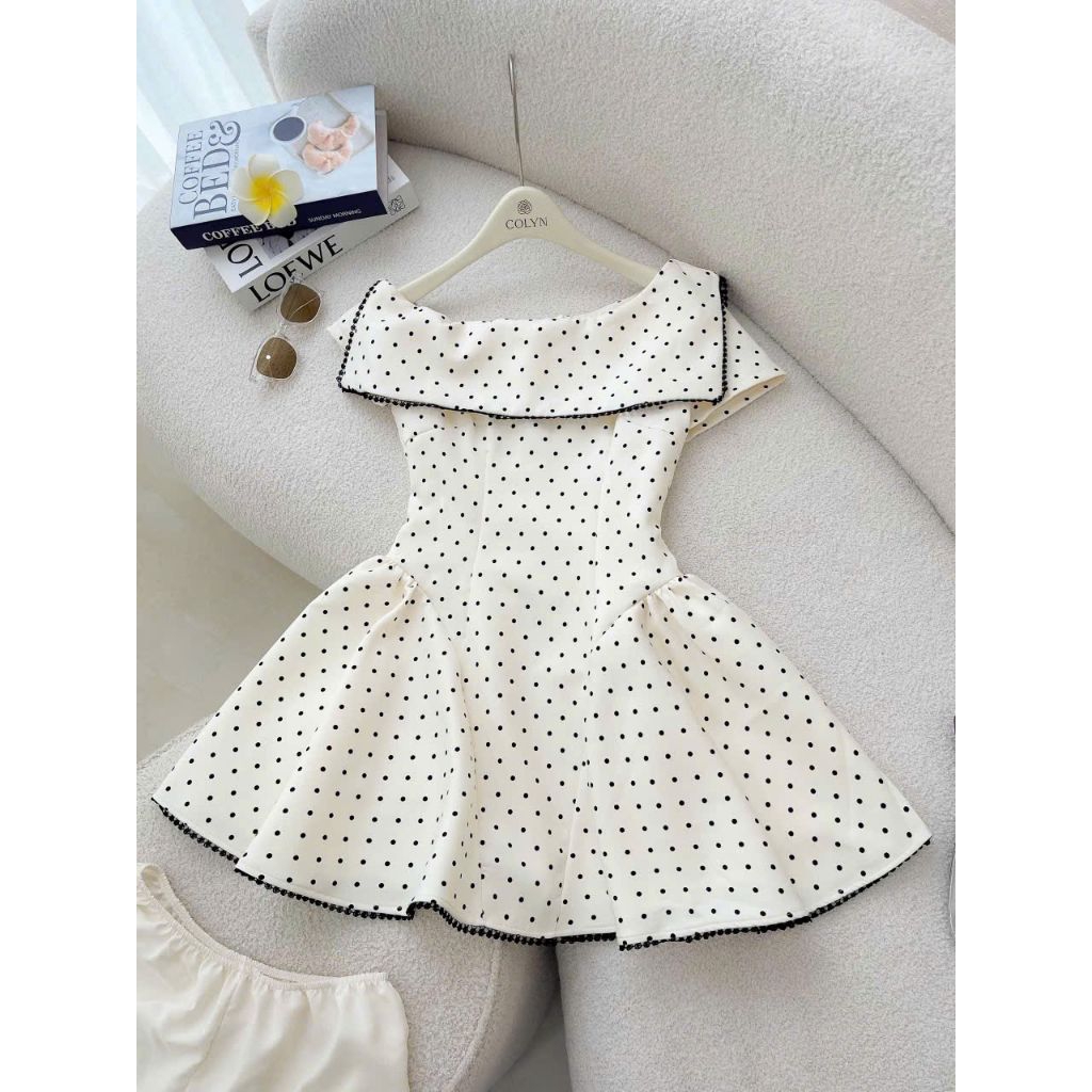 Đầm lệch vai chấm bi phối ren xinh dịu dàng Taron Dress | BigBuy360 - bigbuy360.vn
