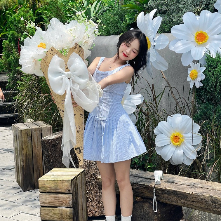 Váy kẻ hai dây phối nơ ngực dáng đuôi cá xếp ly phong cách tiểu thư Hàn Quốc 24Febstudio VN99 | BigBuy360 - bigbuy360.vn