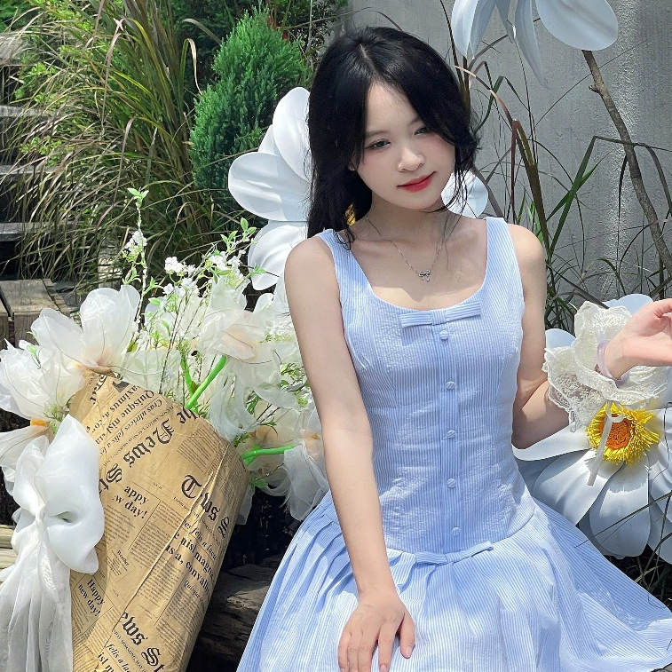Váy kẻ hai dây phối nơ ngực dáng đuôi cá xếp ly phong cách tiểu thư Hàn Quốc 24Febstudio VN99 | BigBuy360 - bigbuy360.vn