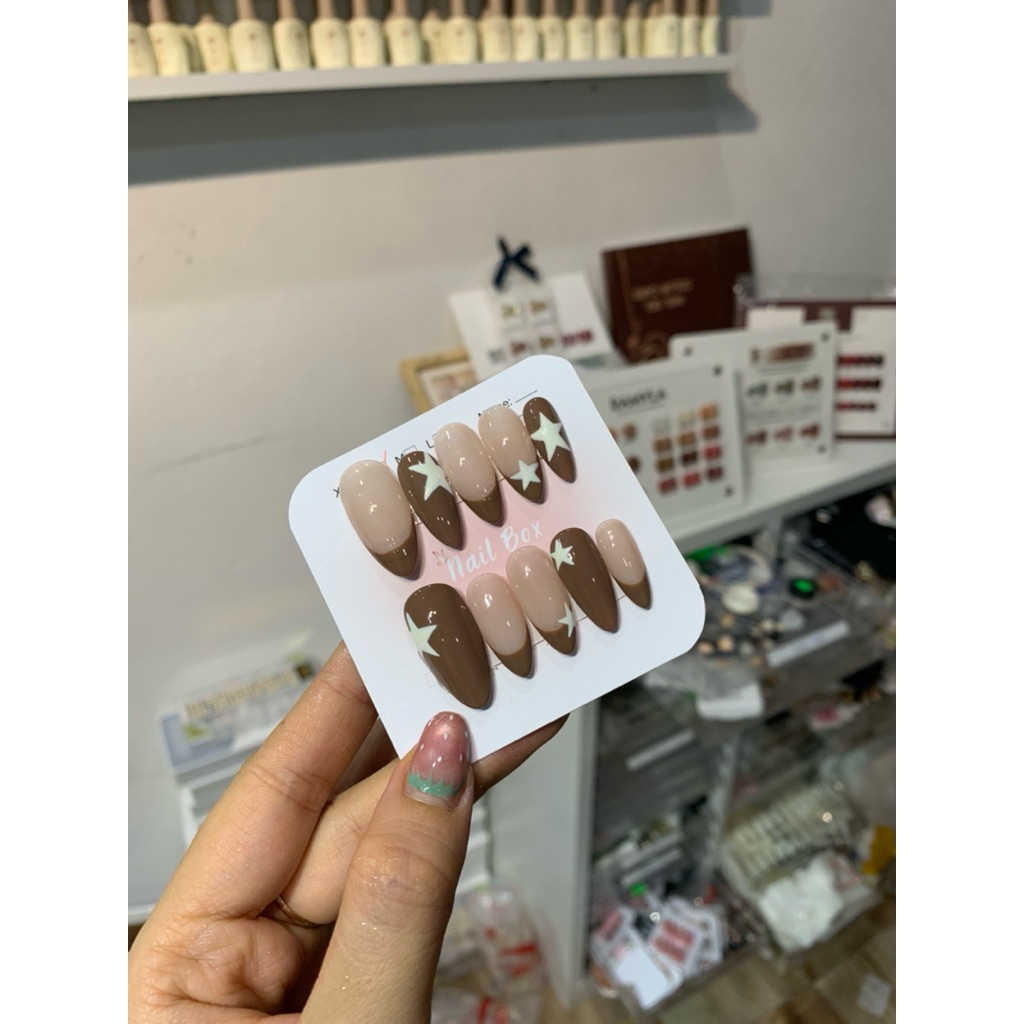 nail nâu vẽ sao M45