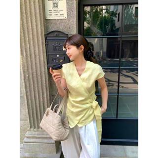  Chinchu Linen- | BEELY| Áo Linen thắt eo nơ lệch tà 