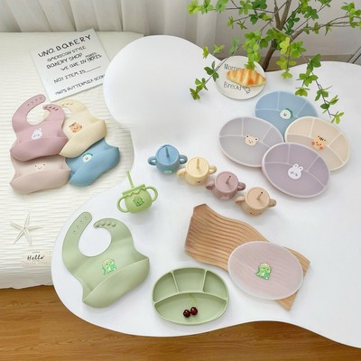 Set ăn dặm cho bé silicon cao cấp KW3 gồm 3 sản phẩm cốc tập hút, yếm ăn dặm và khay oval có nắp đậy