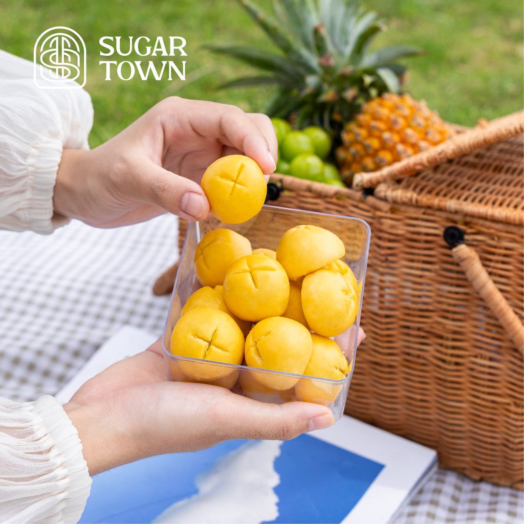 Bánh mini dứa Sugar Town mềm xốp kết hợp nhân dứa chua ngọt hộp 250g