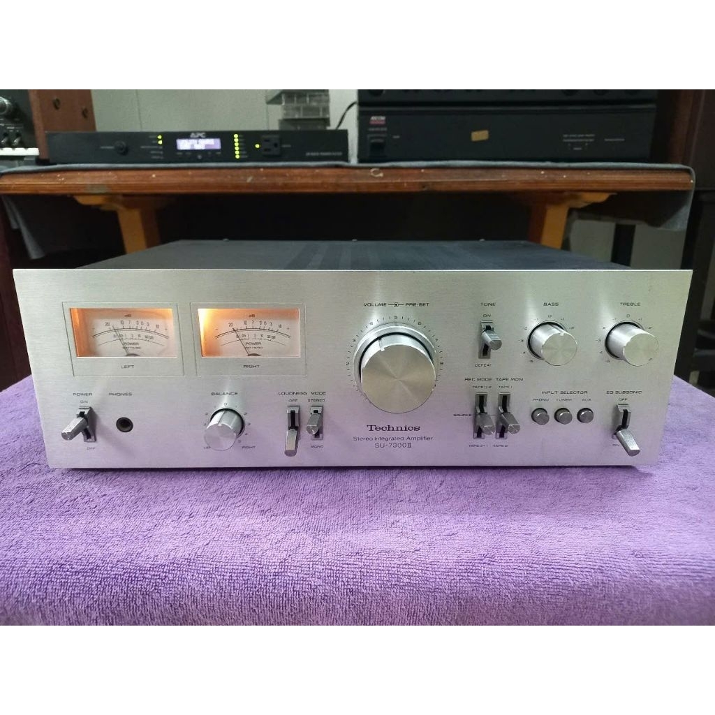 Ampli Technics SU-7300ii đẹp như mới, máy zin nguyên bản.