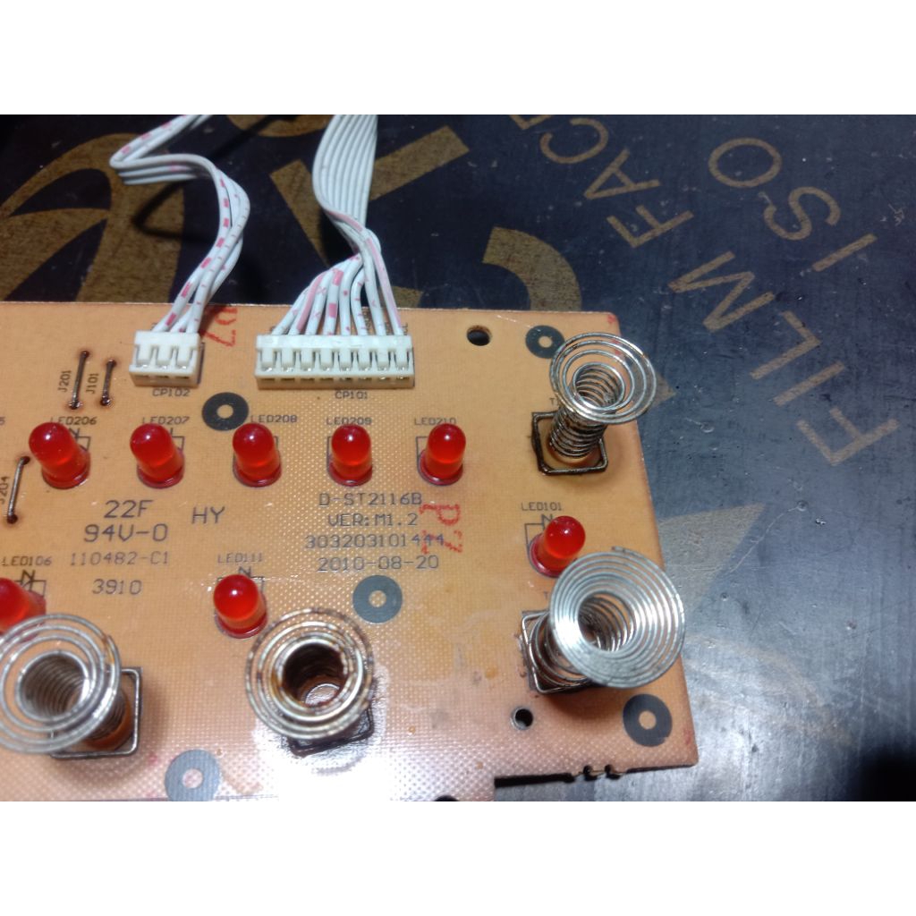 Bo mạch điều khiển hiển thị của bếp điện từ MIDEA MI-SV21DP mã D-ST2116B tháo máy