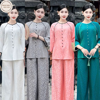 Bộ đồ đi chùa cách tân chất liệu tằm họa tiết lông công tay lỡ xẻ tà, dáng bà ba cổ tròn đính cúc ngọc sang trọng