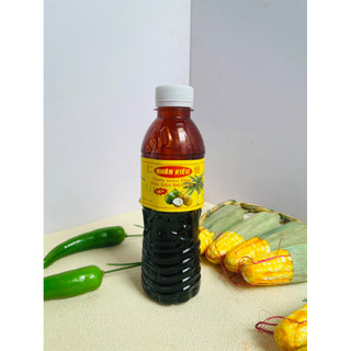 NƯỚC MÀU DỪA HIỆU NHÂN KIỀU / ĐẶC SẢN BẾN TRE ( TẠO MÀU CHO MÓN KHO ) 260GRAM