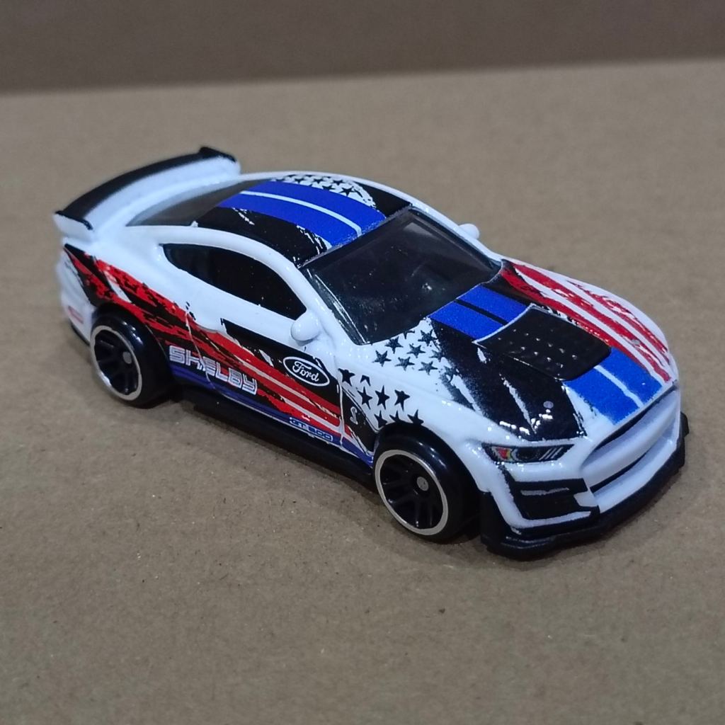 Xe Hot Wheels 2020 Ford Mustang Shelby GT500