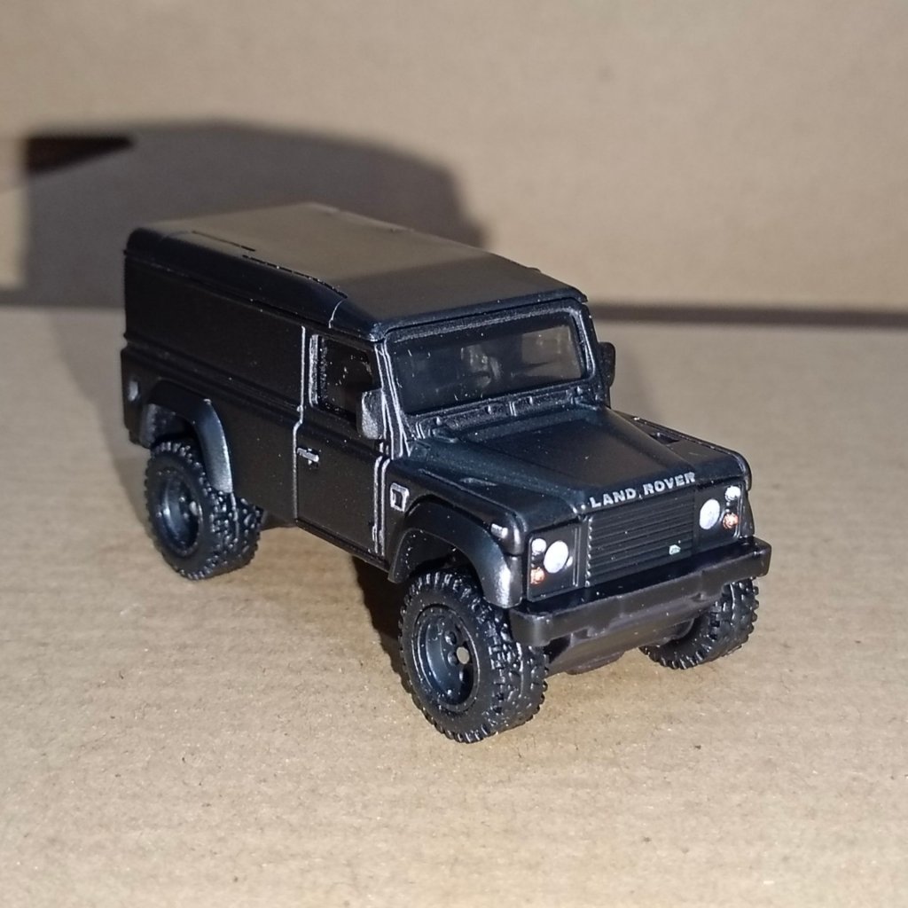 Xe Hot Wheels Premium Land Rover Defender 110 Hard Top FAST & FURIOUS