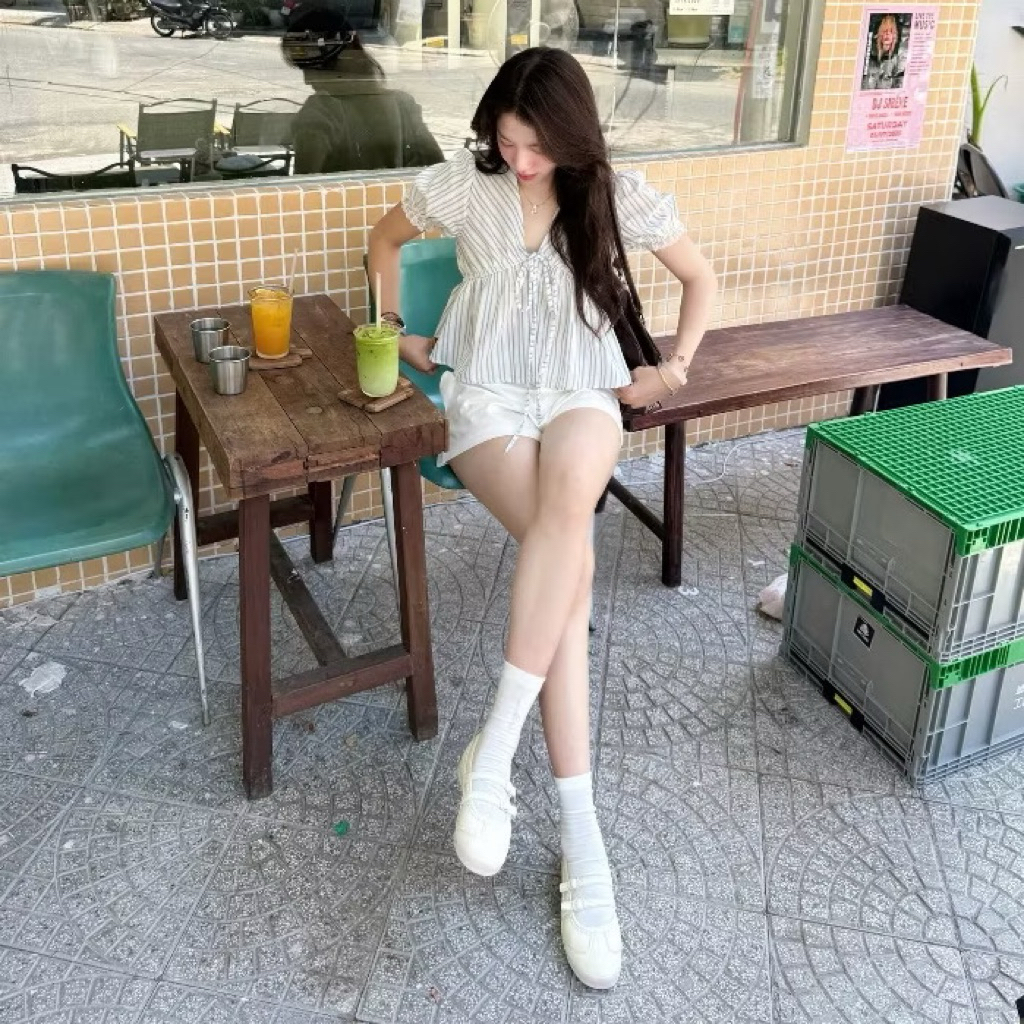 (ẢNH OLDSCHOOL) Áo babydoll chất thô kẻ sọc xanh phối ren xẻ V ngực IRENE TOP 7007 | BigBuy360 - bigbuy360.vn