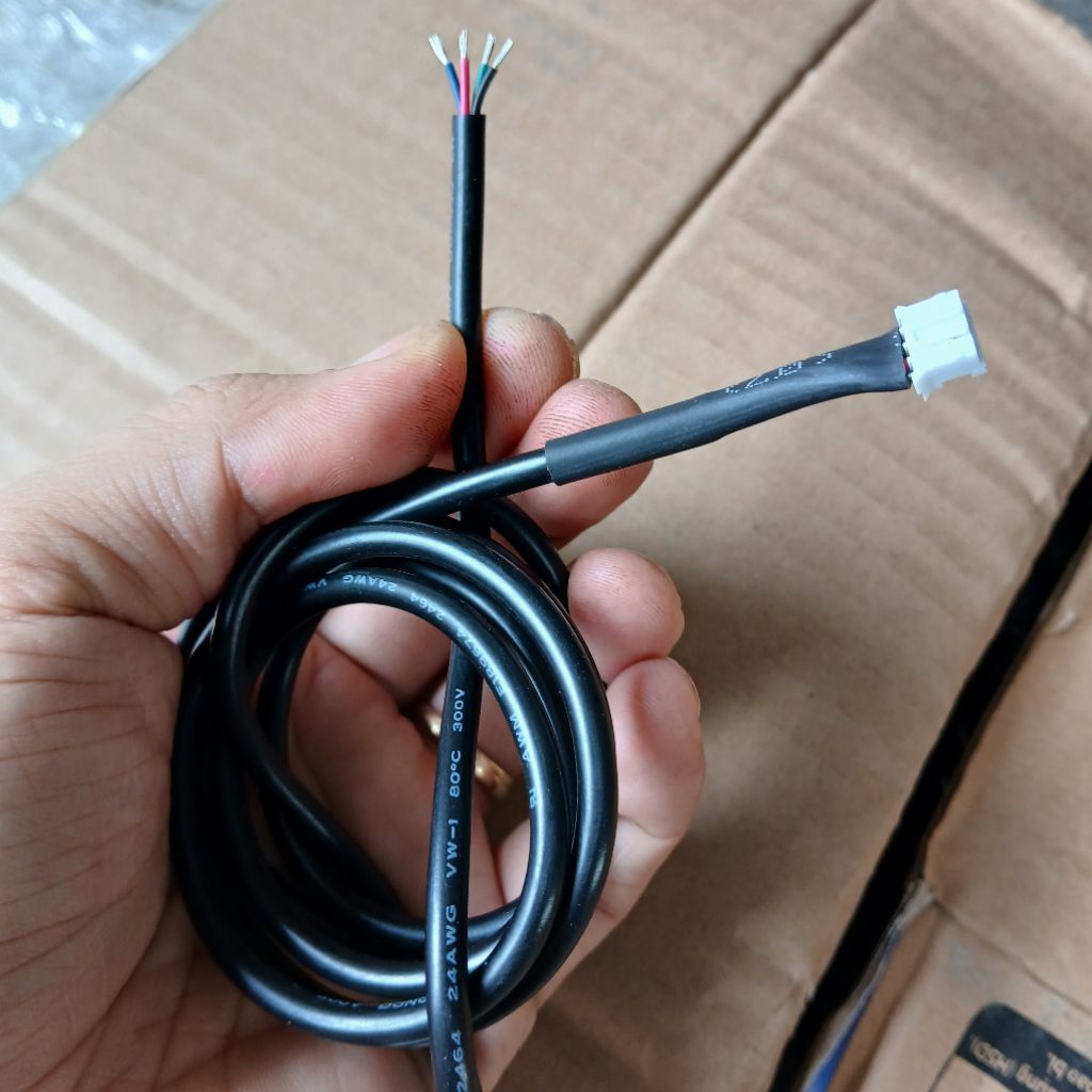 [1m2 24awg 4 lõi] dây nguồn DC 4 lõi 4 màu dài 1m2 1 sẵn chân 4p quạt bldc năng lượng Mặt Trời