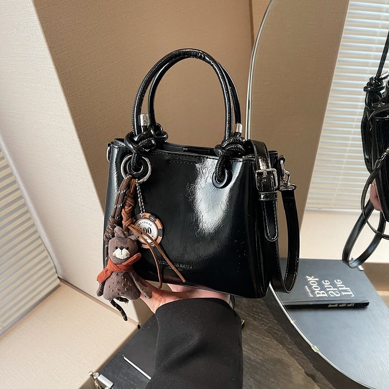 Túi Xách Nữ Mini Phong Cách Hàn Quốc – Thiết Kế Basic, Dễ Phối Đồ, Kèm Móc Khóa Sang Chảnh