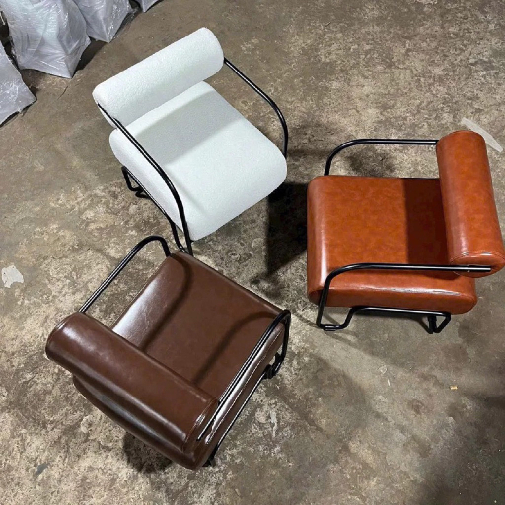 sopa đon  khung sắt bọc nệm theo yêu cầu .