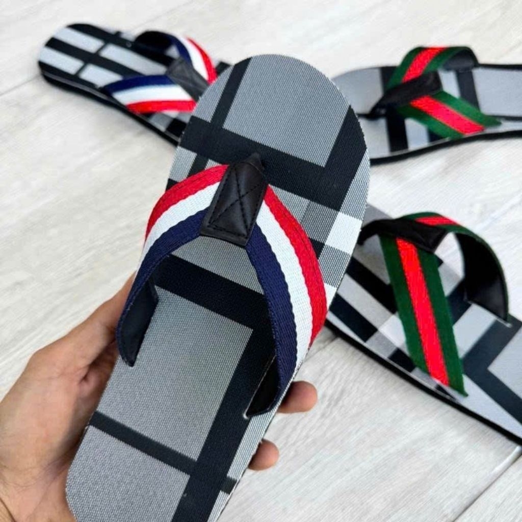 dép tông kẹp nền sọc đen quai 3 sọc.