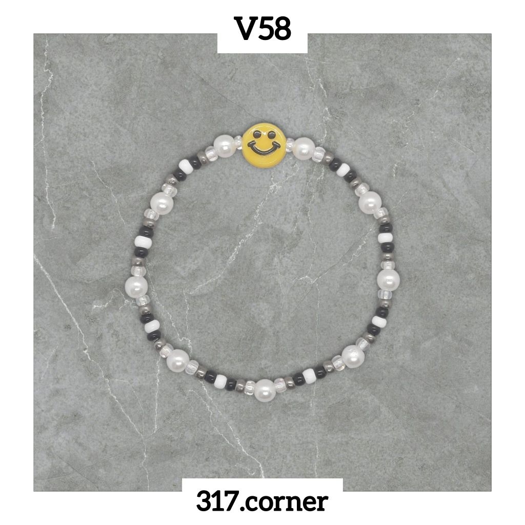 [Hàng đặt trước] Vòng tay hạt cườm charm mặt cười - V58 - 317.corner