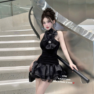 Đầm đi dự tiệc, váy dự tiệc cổ yếm tròn đính hoa 3D phối chân voan tơ xòe tầng ngắn thiết kế tiểu thư sang chảnh LEVAN