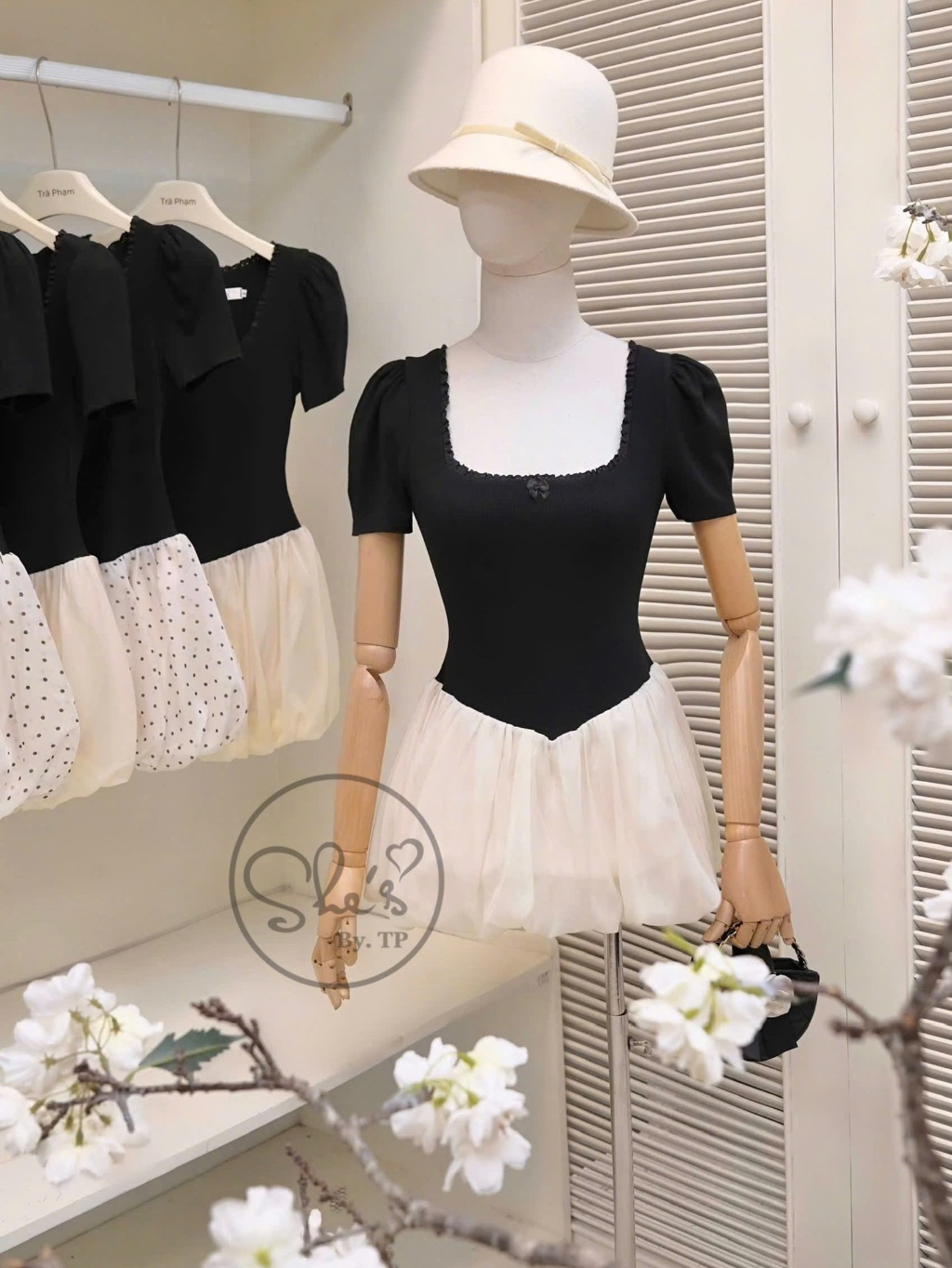 Váy tăm cổ vuông chân váy chấm bi ORCHID.SHOP