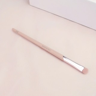 Cọ nhấn và viền mí mắt COLOURPOP eye shadow C203