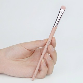 Cọ nhấn và viền mí mắt COLOURPOP eye shadow C203