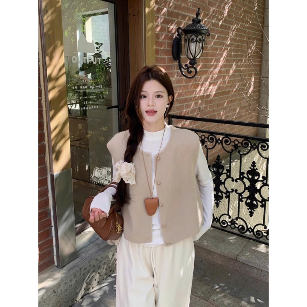 Áo Gile Len Màu Trơn Dáng Vừa Cài Khuy Đồng, Cổ Tròn Nữ Tính Phối Sơ Mi Phong Cách Vintage Chất Len Lông Thỏ Shopquacam | BigBuy360 - bigbuy360.vn