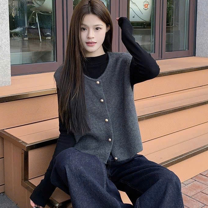  Áo Len Gile Nữ Cổ Tròn Cài Khuy Đồng Áo Gile Chất Len Lông Thỏ Dáng Ngắn Phong Cách Hàn Quốc Trẻ Trung Qccc Matmatshop 