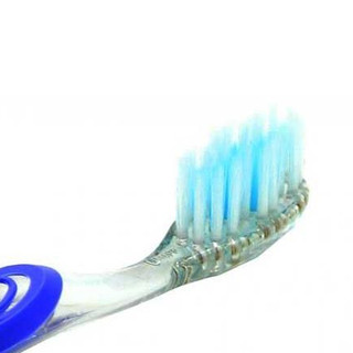 Bàn chải đánh răng Colgate mềm mảnh chăm sóc nướu ( giao màu ngẫu nhiên )