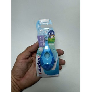 Bàn chải JORDAN step1:2:3 cho bé(giao màu ngẫu nhiên)